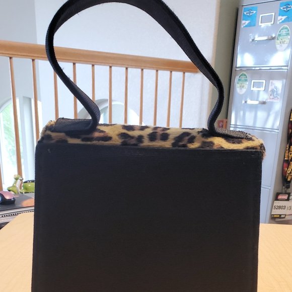 Lisa Z Tiger Motif Hand Purse. Night-on-the-town-Look - Picture 2 of 6